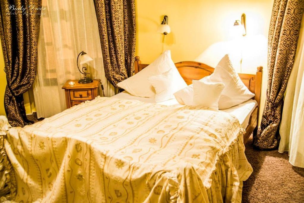 Bialy Dwor Bed & Breakfast Kwidzyn Phòng bức ảnh